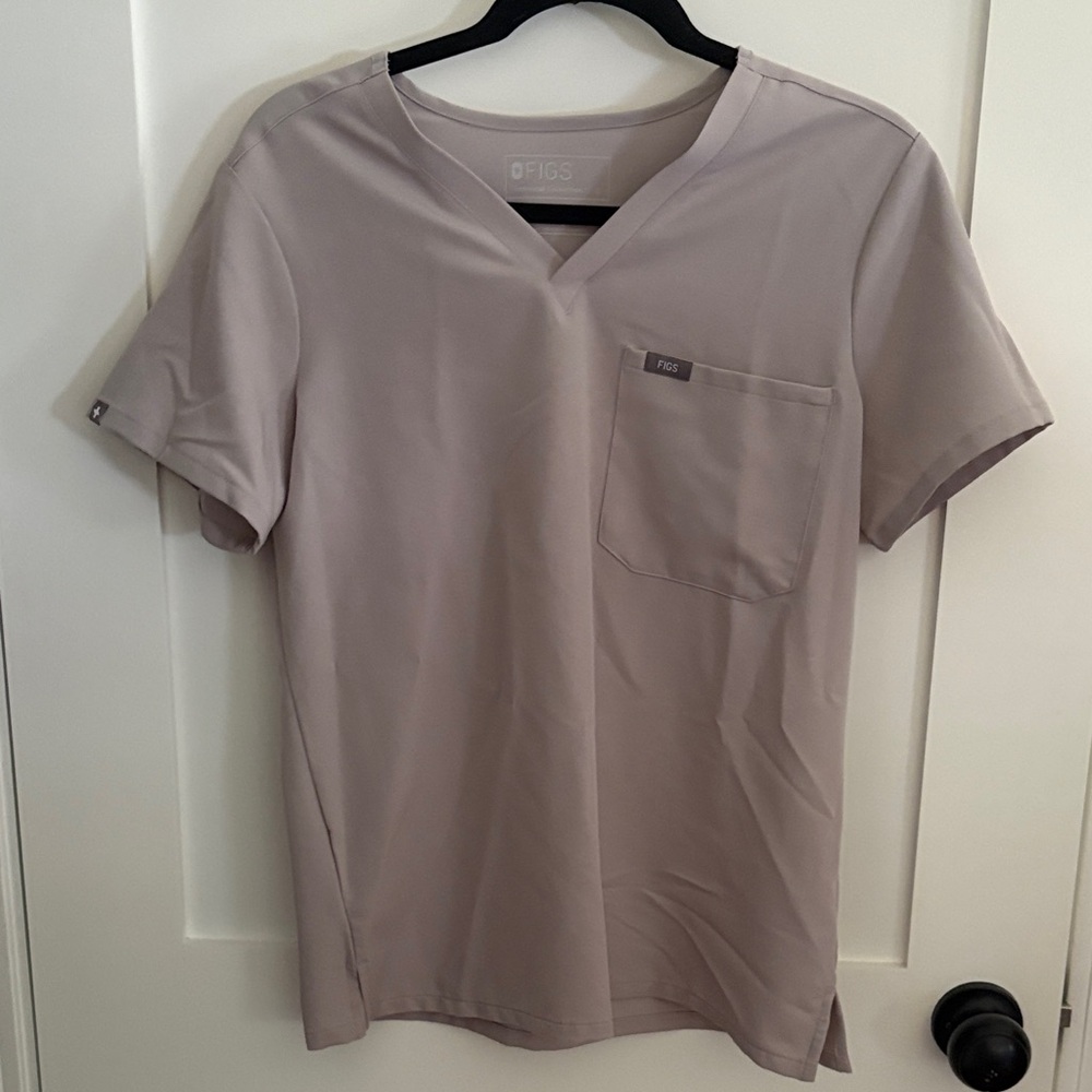 Figs Women’s Short Sleeve V-Neck scrub top- Light Taupe